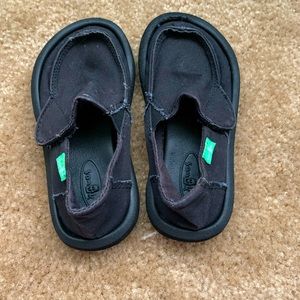 Kids slide on Sanuks